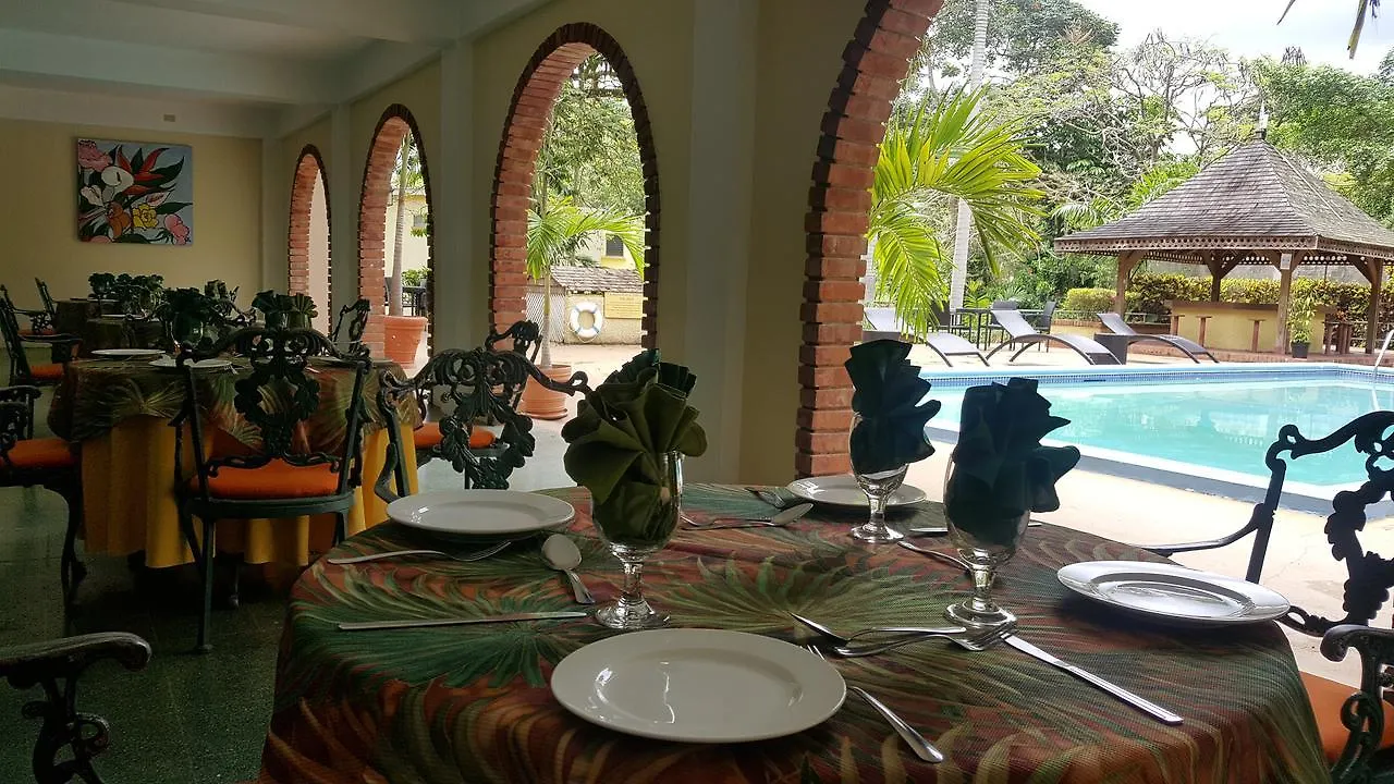 The Mandeville Hotel - Manchester Jamaica